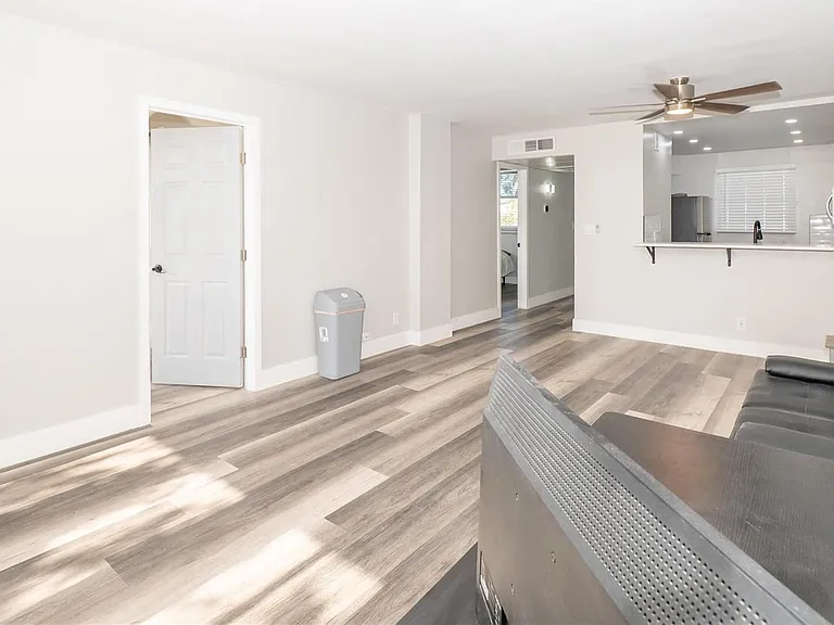 119 Royal Park Dr #4H — Photo 10