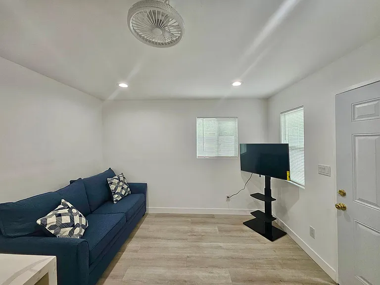 4192 S Harvard Blvd #1 — Photo 8