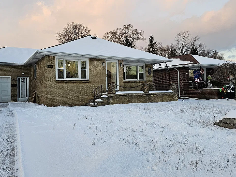 28 W Elmview Ave