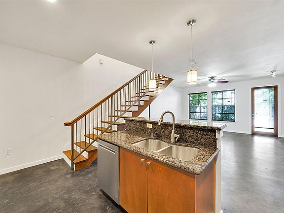 4th image of 2216 Chenevert St Unit 6