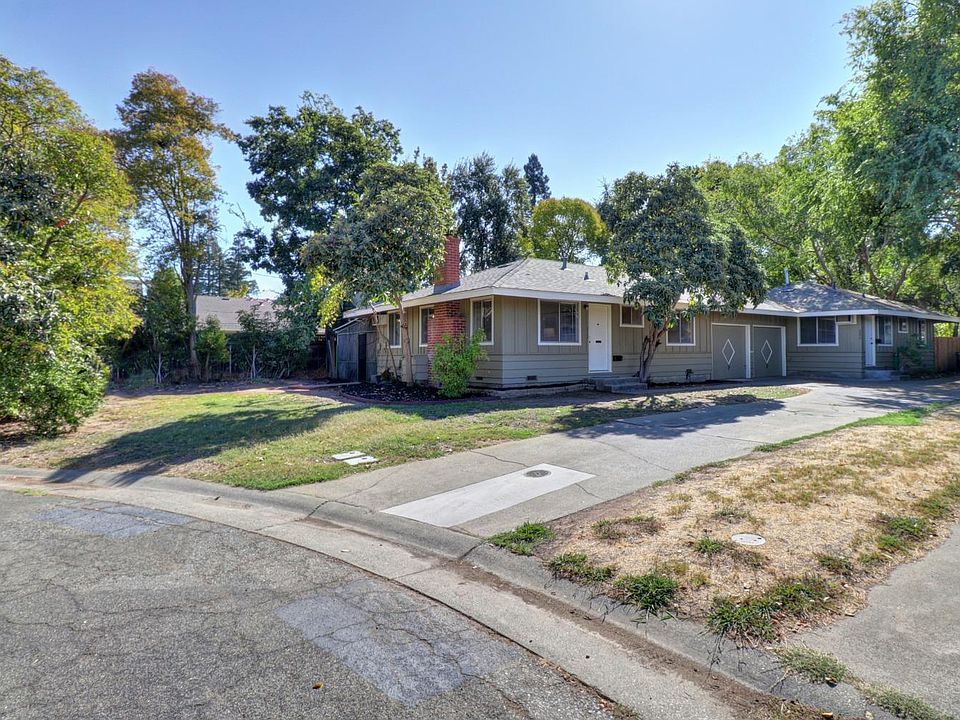 1st image of 2850-2848 Clover Ln