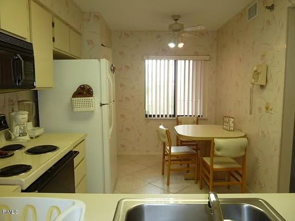 3rd image of 7290 Kinghurst Drive #401