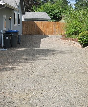 4th image of 81 E Country Club Dr