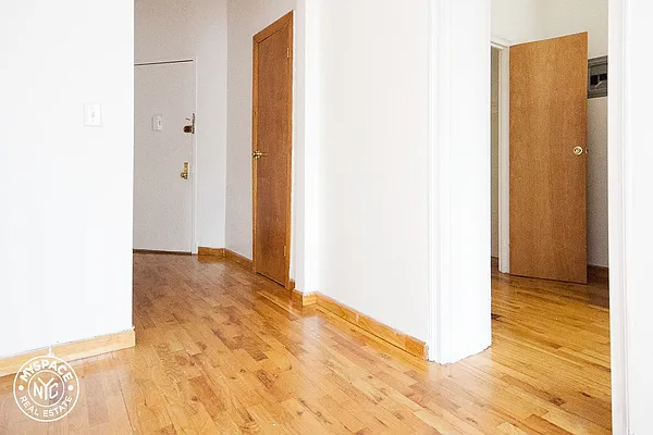 Rented by MySpaceNYC | media 19