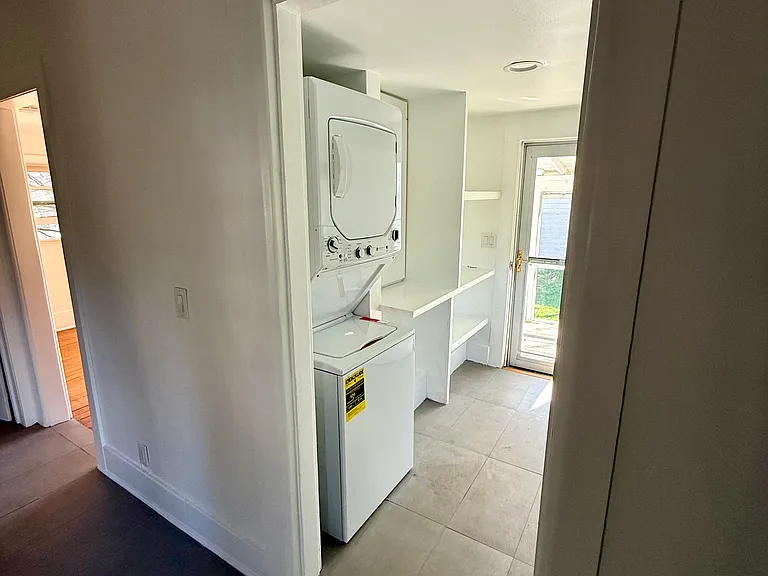 125 Mill Ave — Photo 5