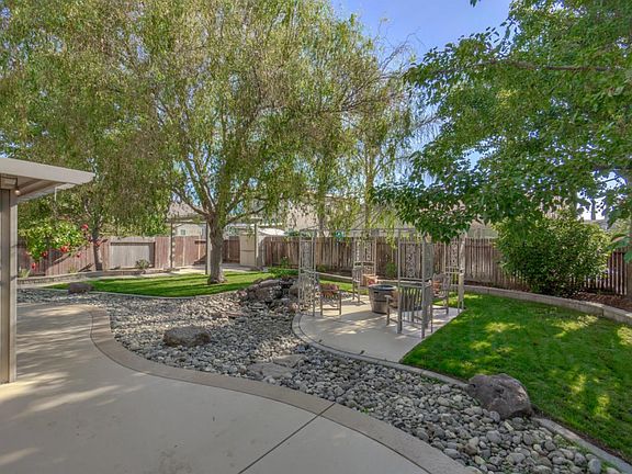 4th image of 3317 Swan Isl St