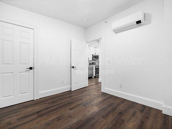 4th image of 2151 Colerain Ave #302