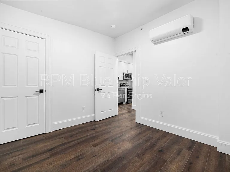 2151 Colerain Ave — Photo 5