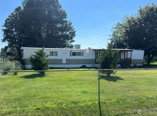 4 Cedar Ave, Brewster, WA 98812