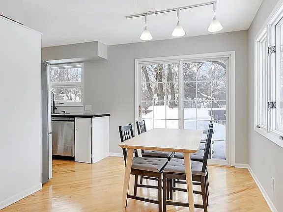 4th image of 240 Iris St