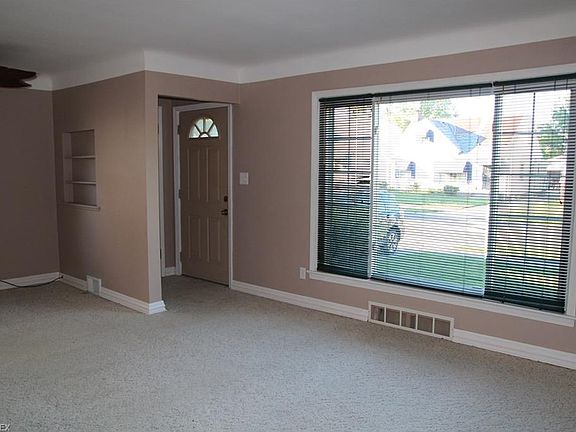 4th image of 12904 Maple Leaf Dr