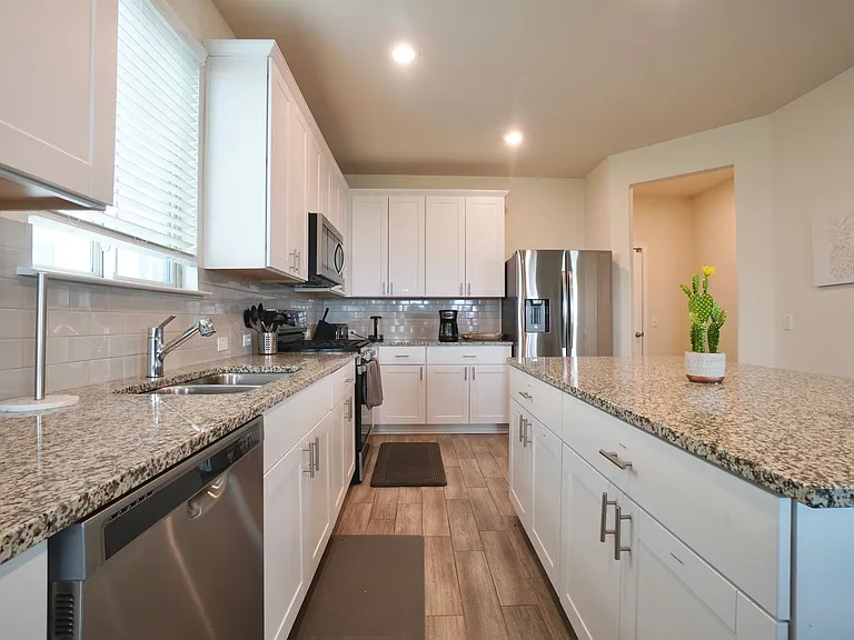 11112 Mestengo Dr — Photo 8