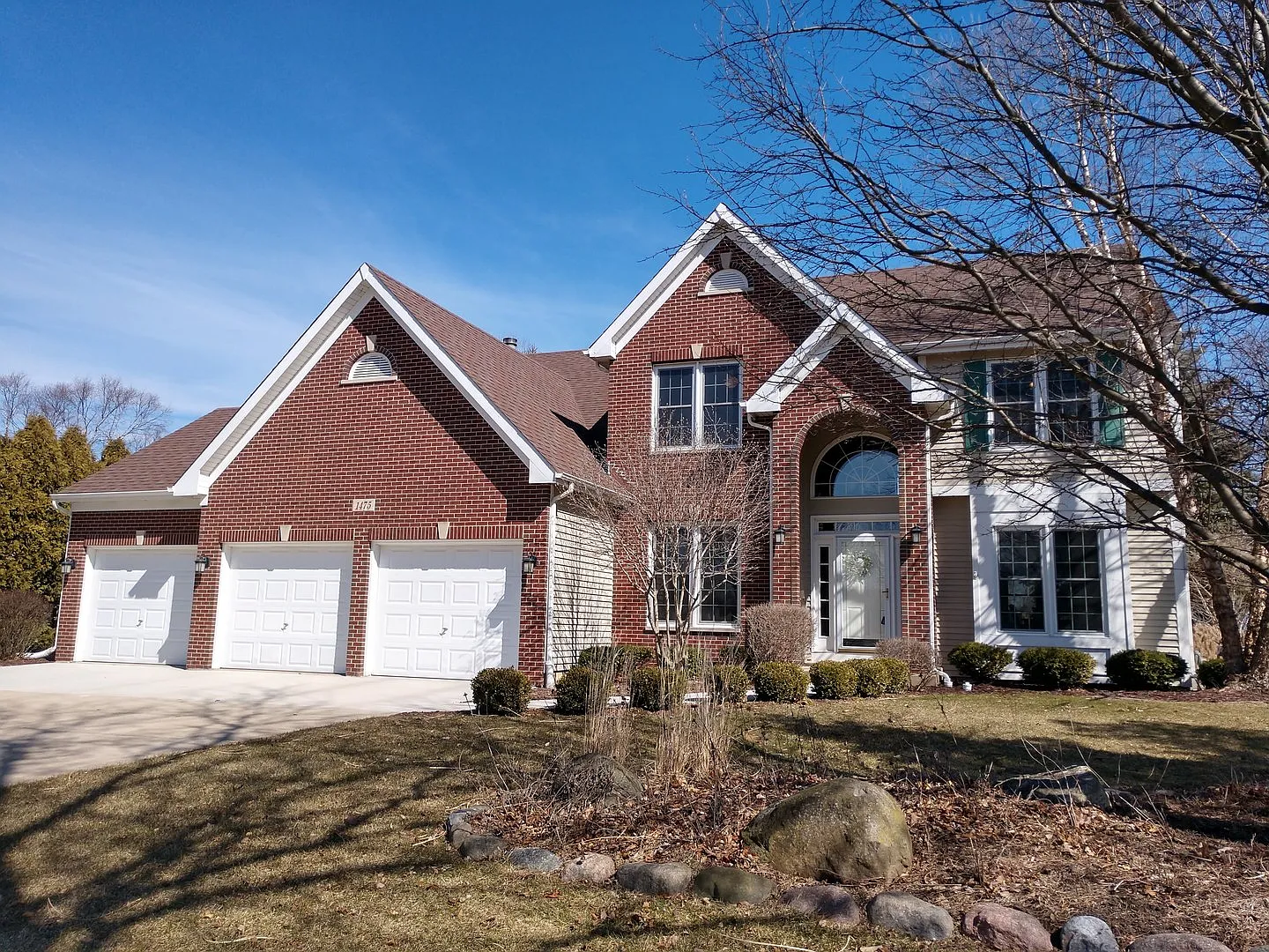 1475 Stonegate Rd photo 1