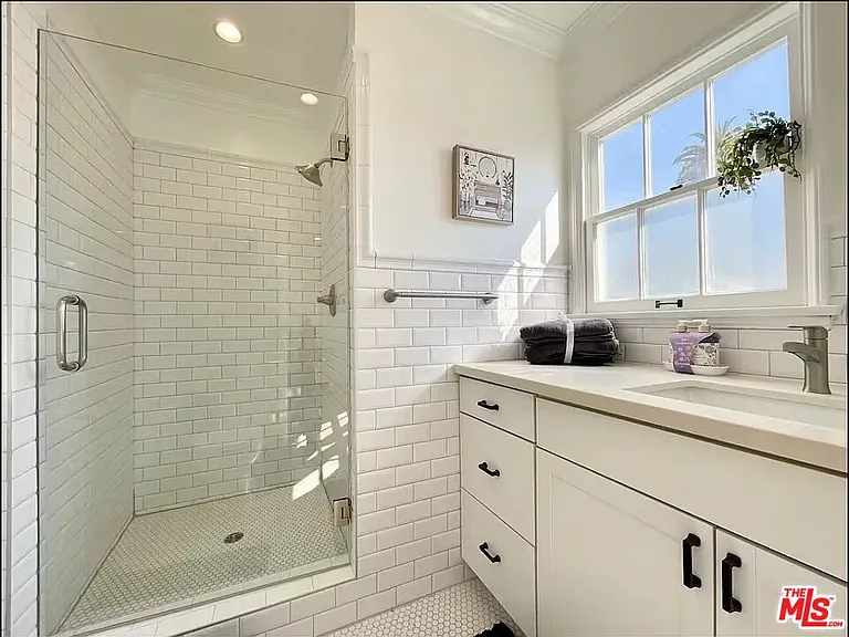 429 Ocean Ave #12 — Photo 2