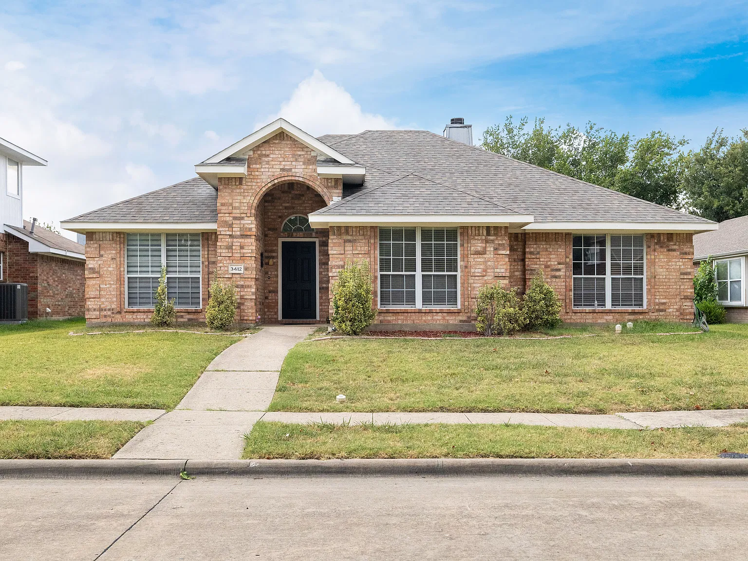 3 bed, 1801 sqft, $2,350 — Photo 1