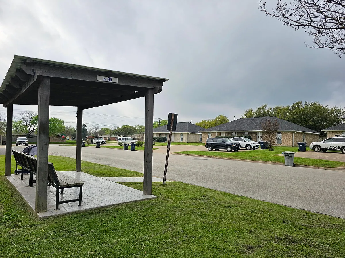 Building Photo - 1607 S Dexter Dr