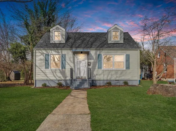 2718 Dorchester Dr NW, Roanoke, VA 24012