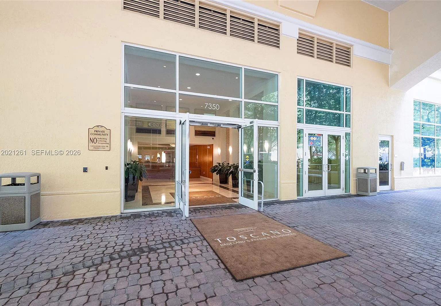 Toscano Condo — Photo 4