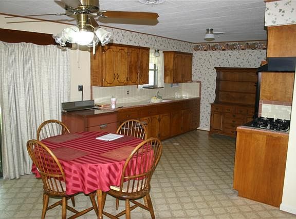 4th image of 3332 Shorewood Dr