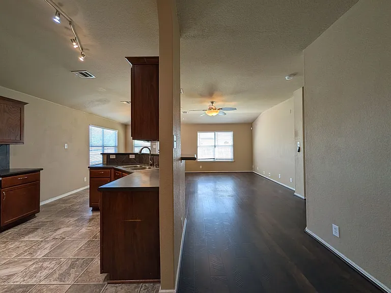 246 Crane Crest Dr — Photo 4