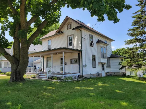 690 North 4th Street, Platteville, WI 53818