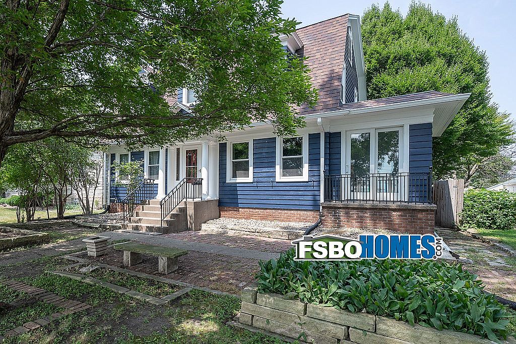 704 River Dr, Bettendorf, IA 52722 Zillow