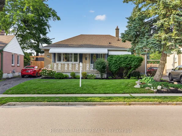 24 Tweedsmuir Ave, London, ON N5W 1K5