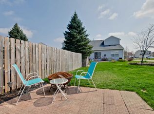 890 Wedgewood Cir, Lake In The Hills, IL 60156