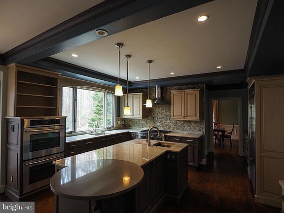 4th image of 1008 Kimberly Pl