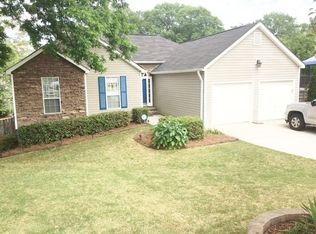 34 Central Park Dr, Hapeville, GA 30354