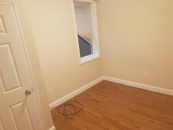 3rd image of 51 Oakwood Ave