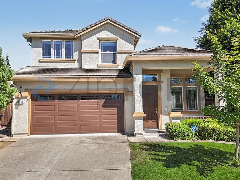 2342 Canary Dr — Photo 1