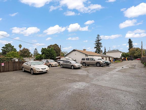 3rd image of 688 Grove Way