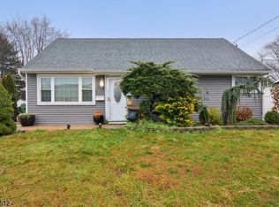 19 Richmond Rd, Edison, NJ 08817