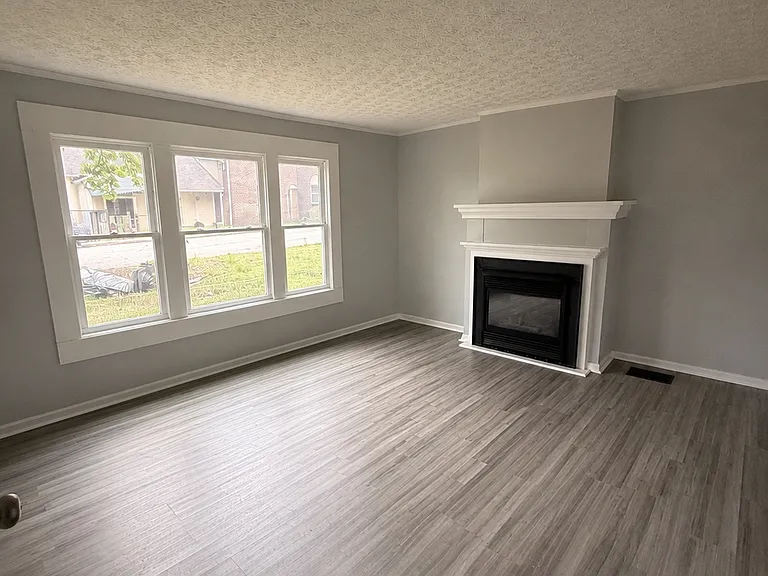 2375 N Circle Dr NW — Photo 4