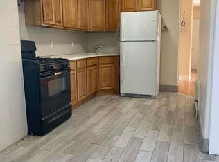 690 E 5th St #L2, Brooklyn, NY 11218
