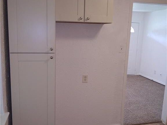 3rd image of 1714 Orchid Ave