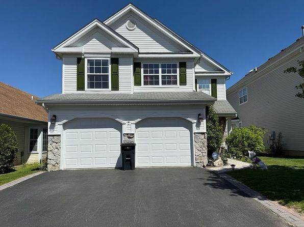 7 Marisa Dr, Middle Island, NY 11953