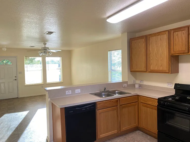 13023 Pleasant Valley Dr — Photo 9