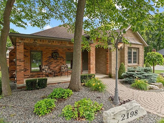 2nd image of 2198 Suzanne St