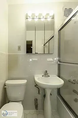 Rented by Metropolitan Property Group | media 4