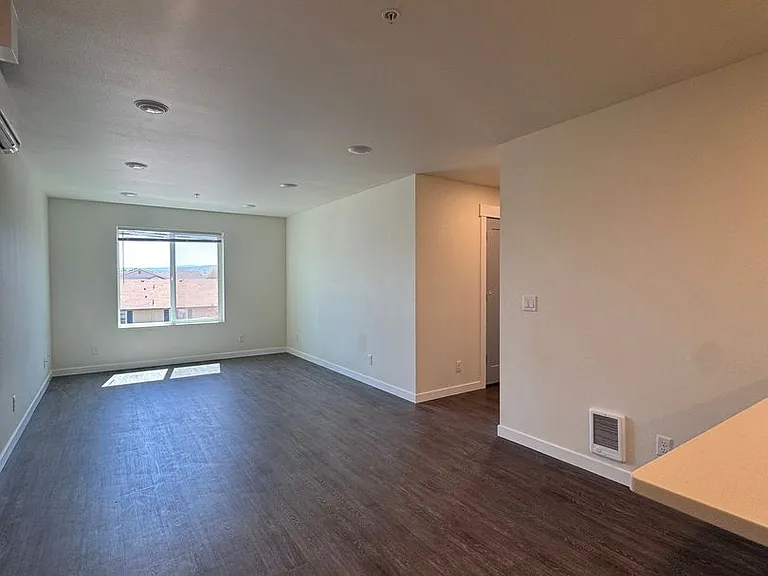 503 E Helena Ave — Photo 29