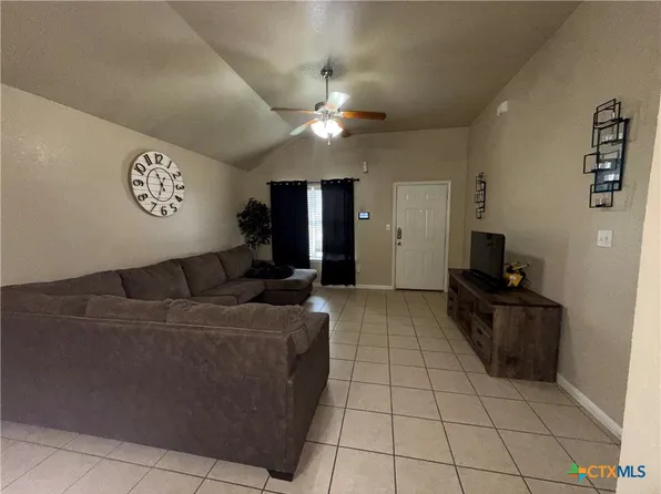 1900 Elms Run Ct, Killeen, TX 76542