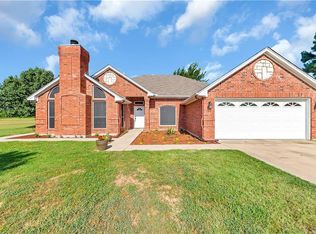 3017 English Creek Dr, Azle, TX 76020
