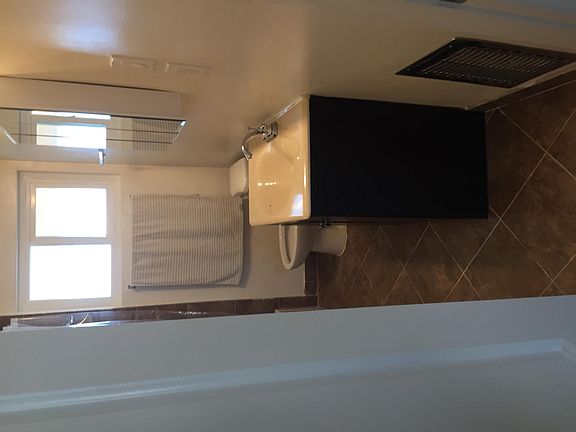 4th image of 1407 W 148th St #4