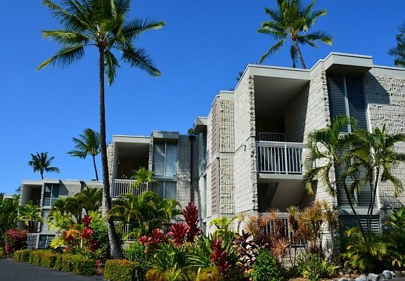 4th image of 75-6016 Alii Dr APT 111
