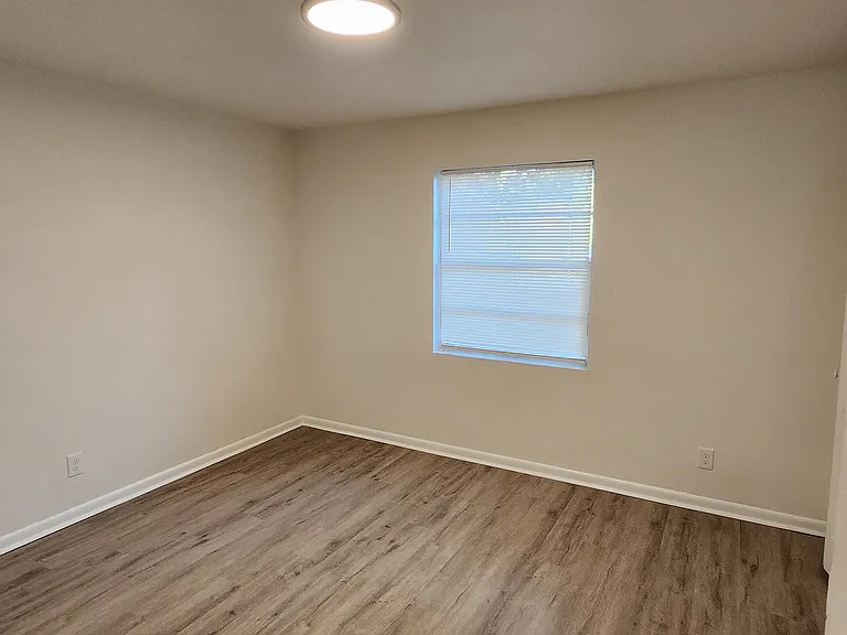 1234 Peacock Ave #1 — Photo 11
