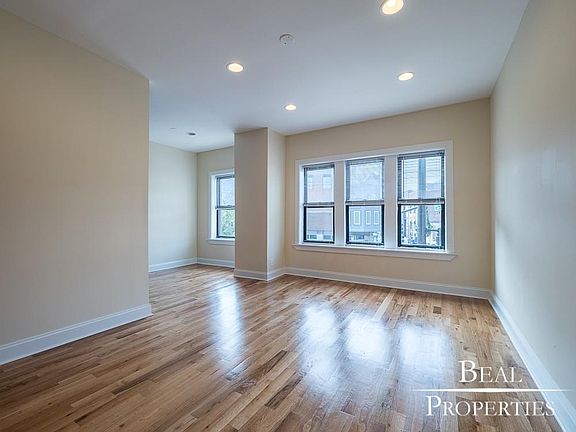 2nd image of 2244 W Wilson Ave APT 204