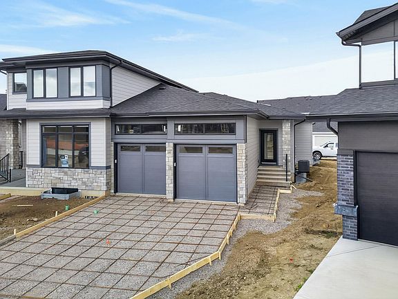 4th image of 99 Newbury Cir