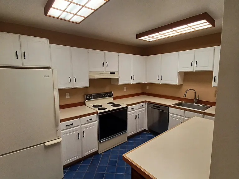 3150 Iris Ave #212 — Photo 3